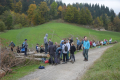 Šestošolci na pohodu ob rapalski meji